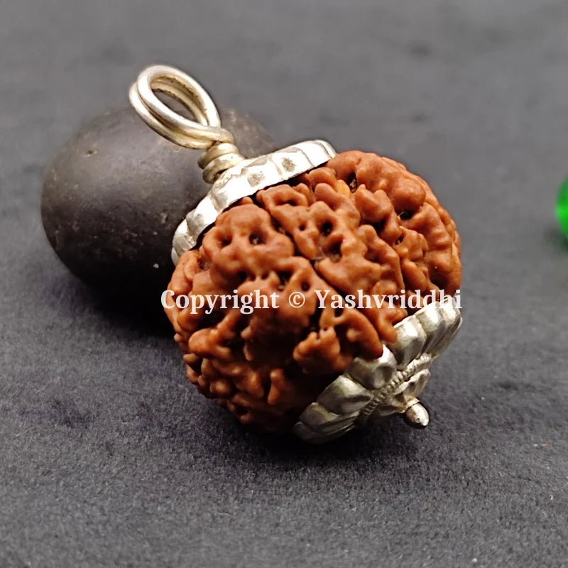 8 Mukhi Rudraksha Pendant 